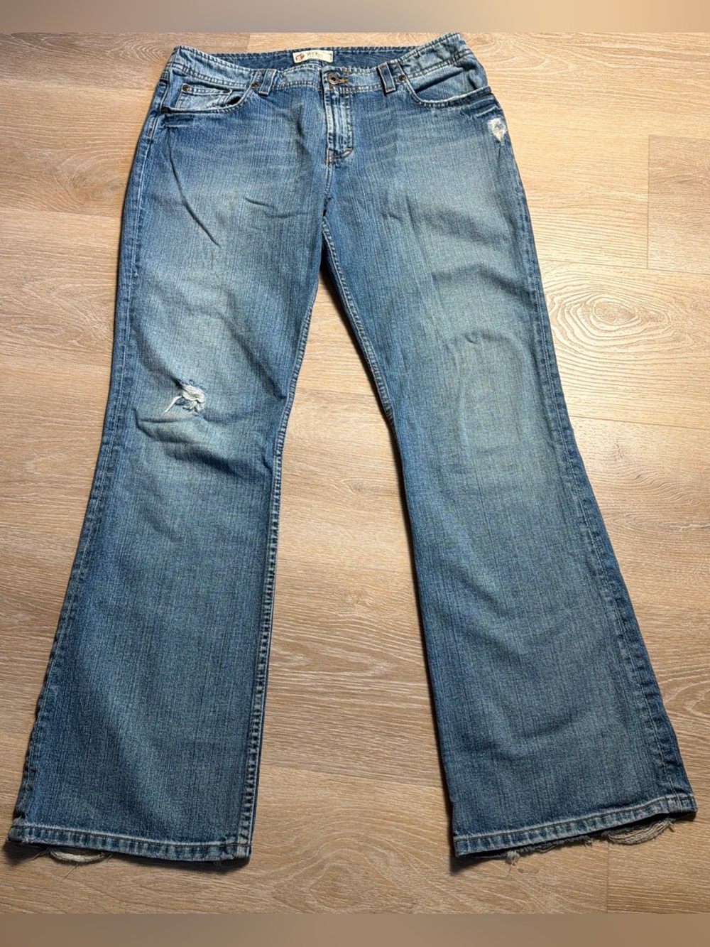BKE Buckle Wendi Bootcut Jeans 2000s Vintage Distressed Y2K Denim 33x33.5